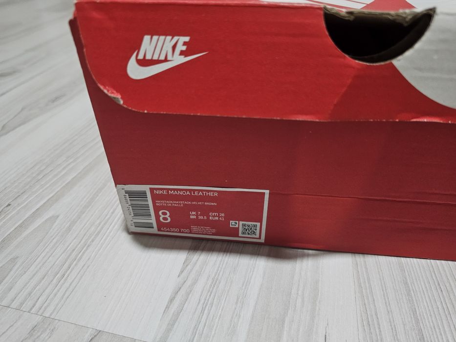 Vând bocanci , ghete nike aproape nou 41