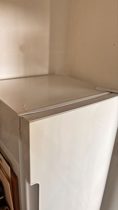 Indesit DSZ 214 л белый