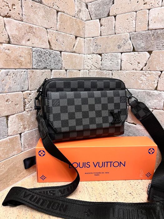 мъжки актуални чанти