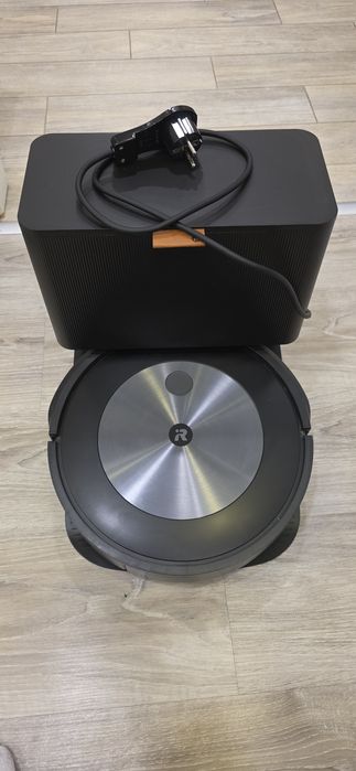 Прахосмукачка робот iRobot j7+