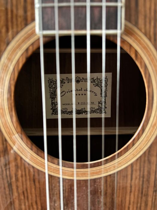 Акустическая гитара