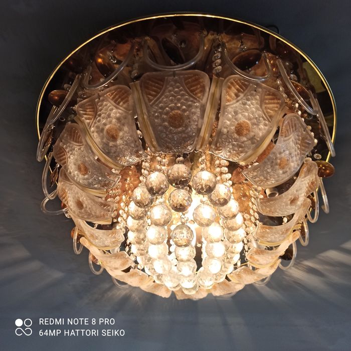 Потолочная люстра с пультом