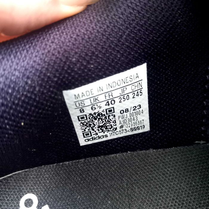 Маратонки adidas,40 номер