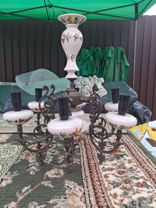 Candelabru de porțelan 200 lei