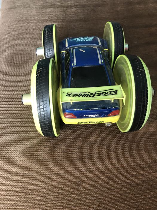 Mașinuță de jucărie !