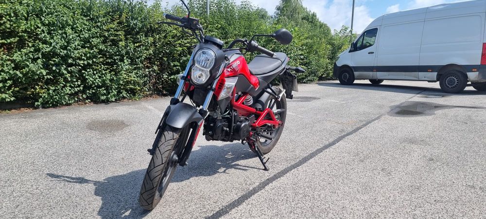 Vând moto kymco 125