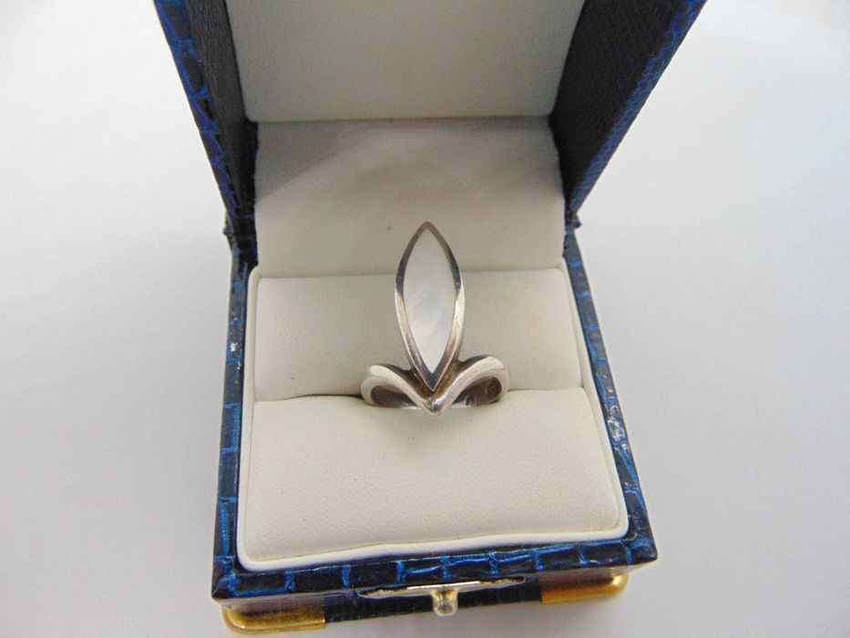 Inel din argint cu sidef