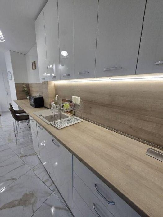 Дава се под наем Тристаен апартамент в Пловдив, Мараша - 90 кв.м за 800 € - Снимка #2