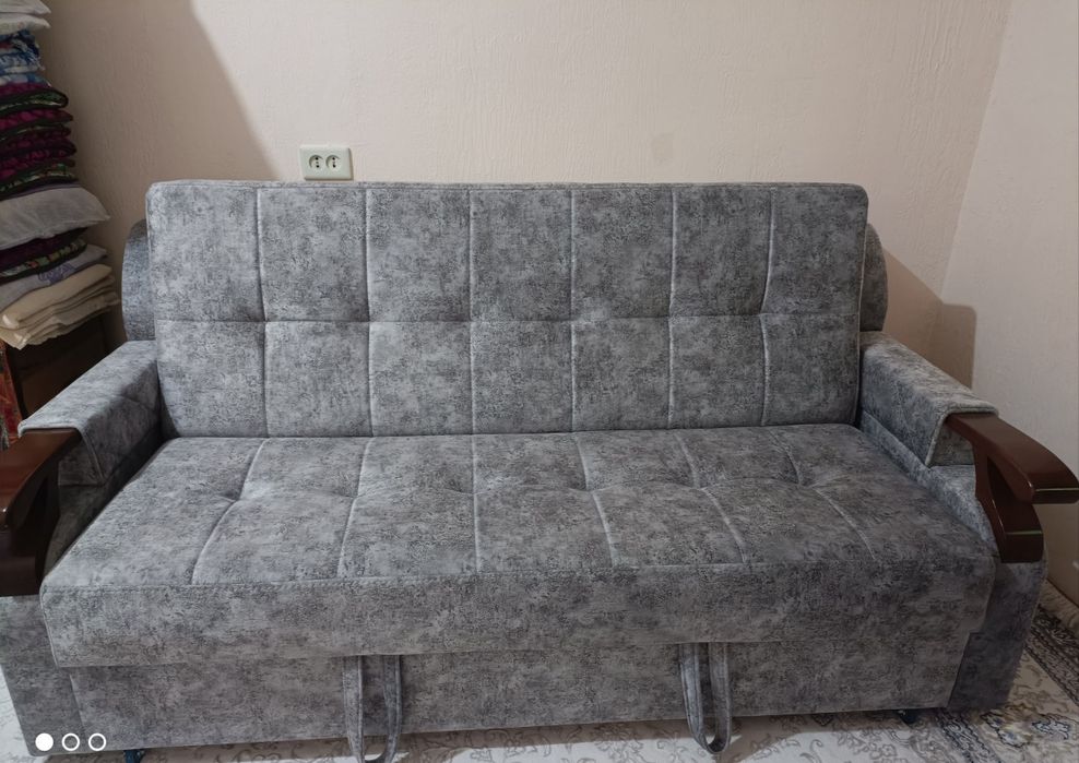 Диван почти новый