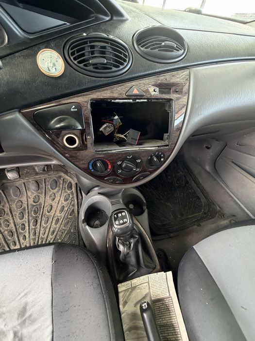 Форд  фокус 2.0 130кс 1999г бензин На Части