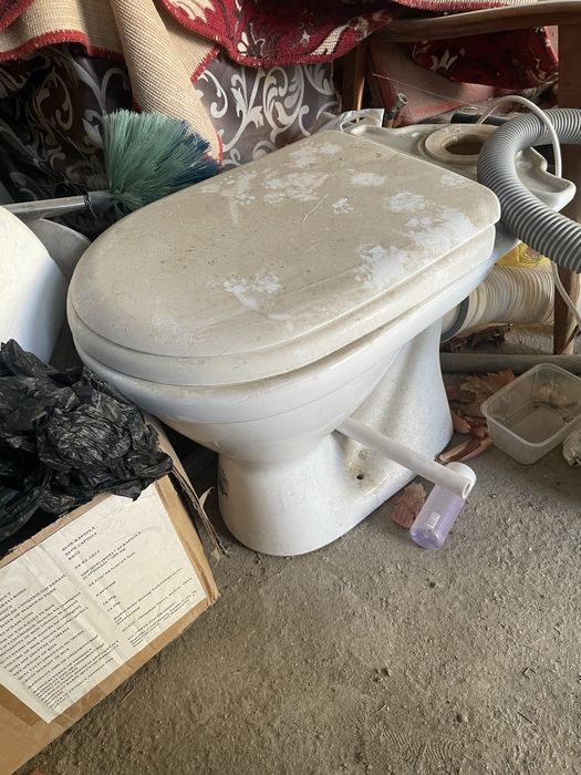 Унитаз б/у сотилади