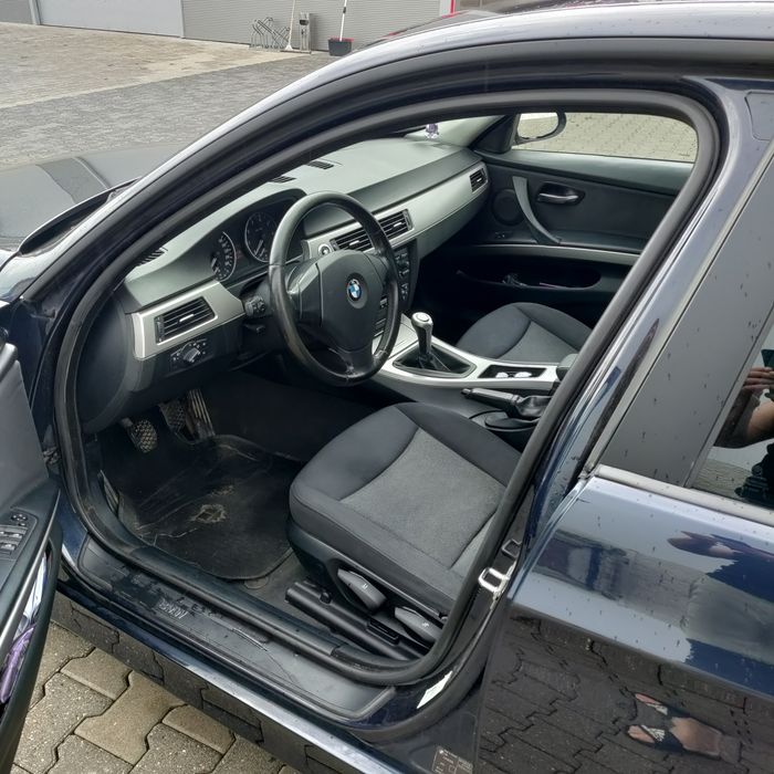Bmw seria 3 e90 an 2006 benzina
