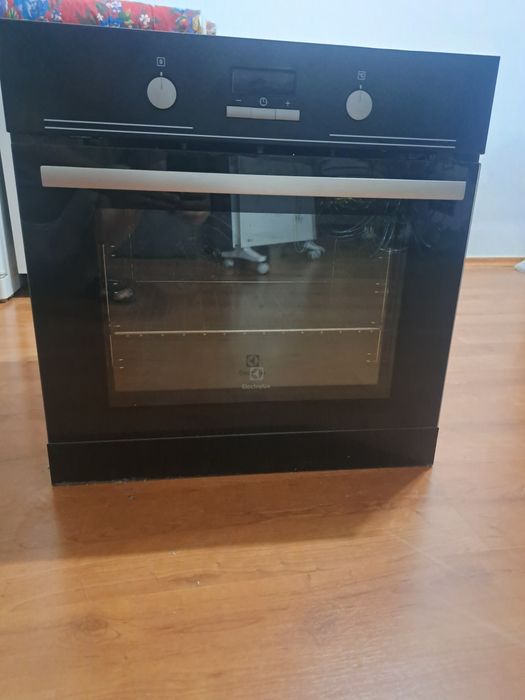 Духовка Electrolux