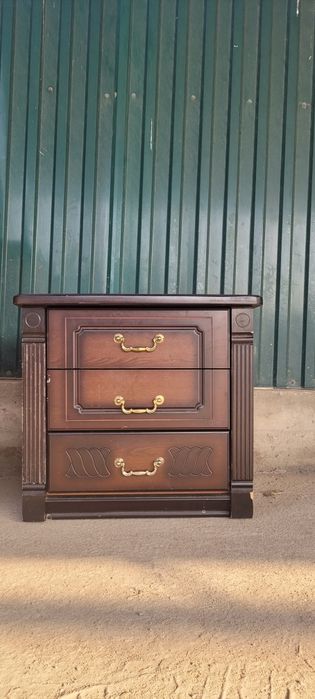 Кровать продам комод