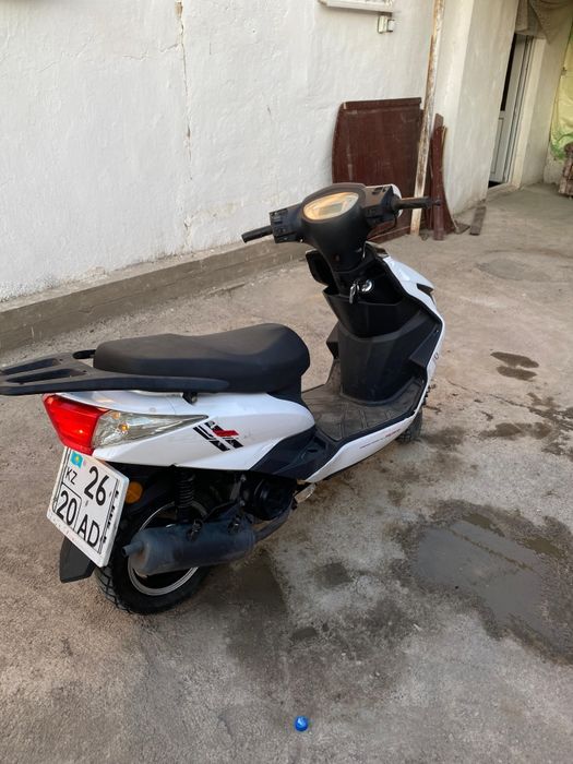 Продается Скутер м8.