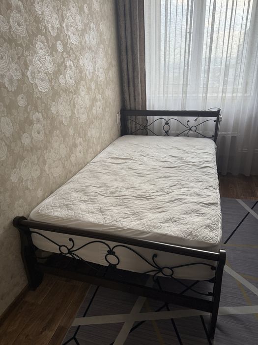 Продам кровать 120x200 с матрасом