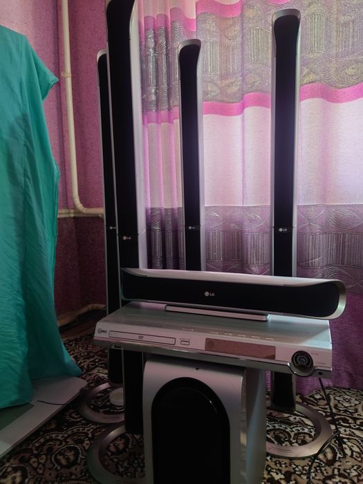 LG kino teater sotiladi. Xolati ideal.