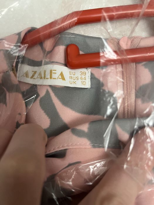 Продам очень красивые платья дешево!