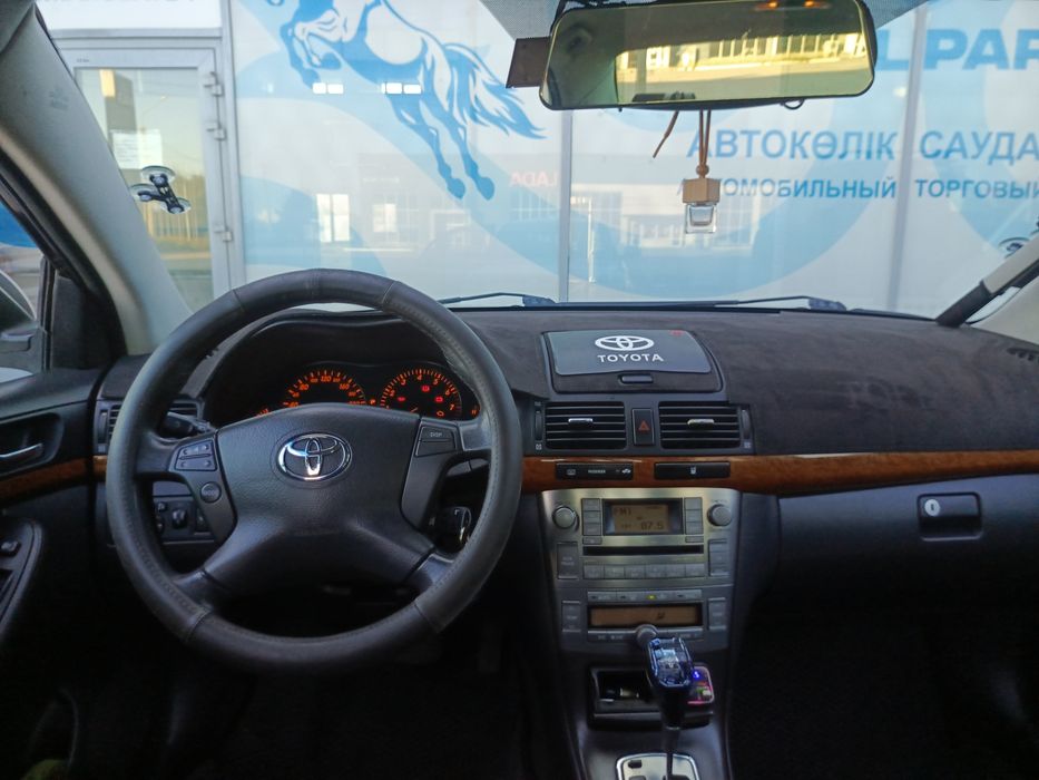Продается Авенсис