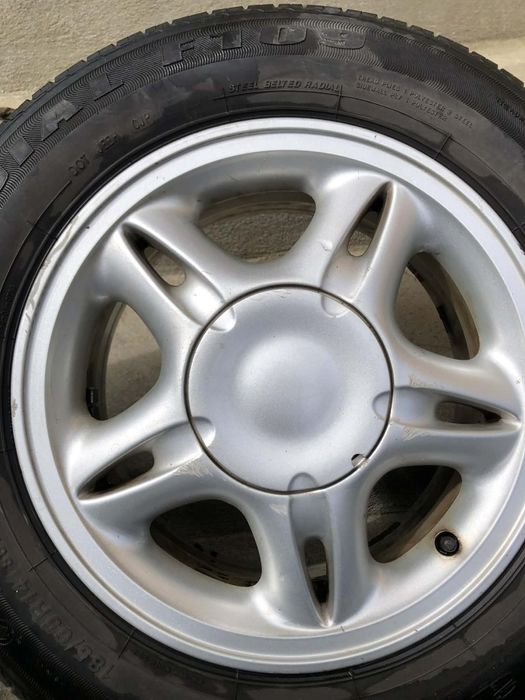 4 летни гуми с джанти