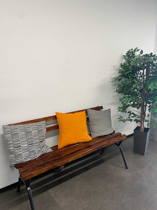 Деревянная лавочка