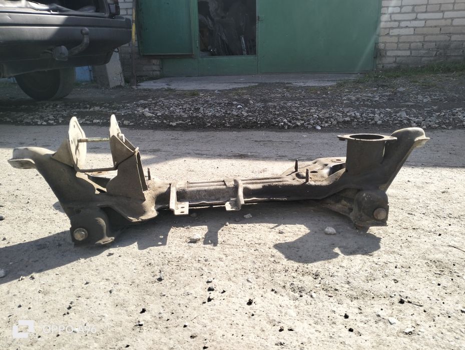Передняя балка на Пассат В3
