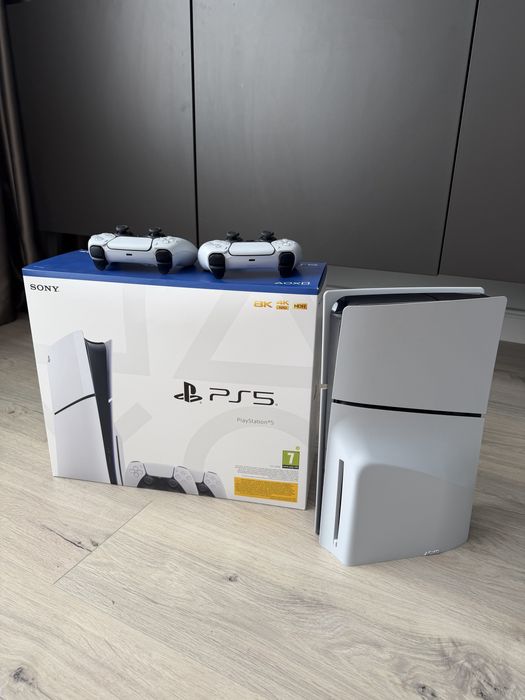 Vand Ps5 cu garantie disk+digital version cu 2 controlere + fc25