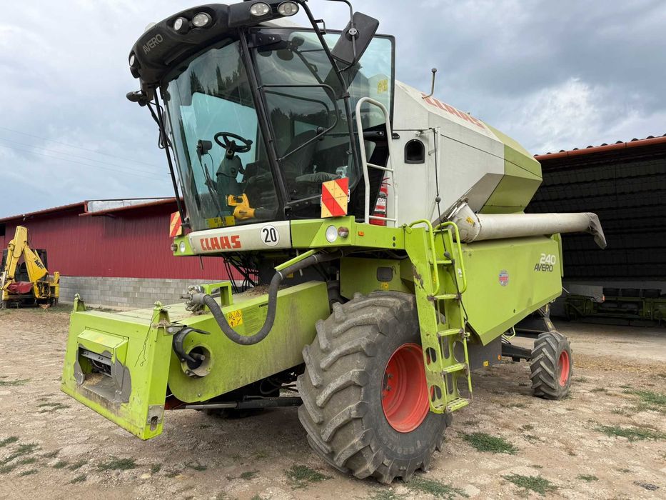 Combina Claas Avero 240 APS