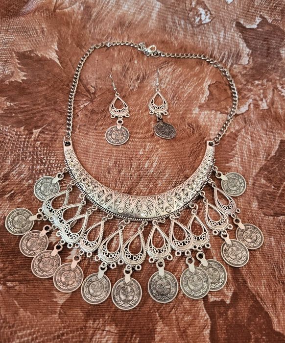 Дамски етно накити