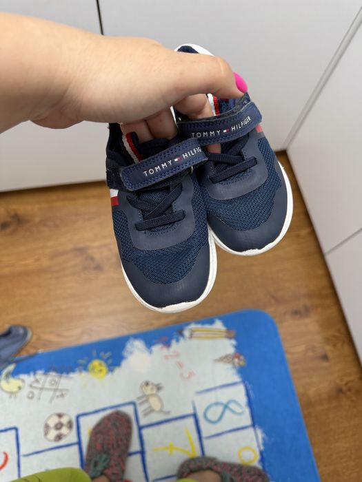 Adidasi tommy hilfiger 27 ,28