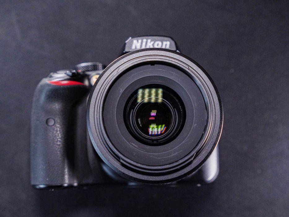 Nikon D3400 (numai 12809 cadre trase!)+ Nikkor 18-55mm + Nikkor 35mm