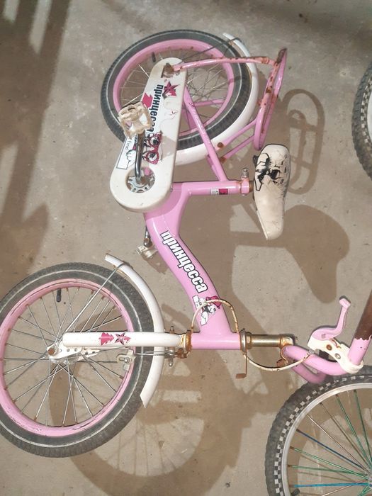 Продам два велосипеда для мальчика и  для девочки