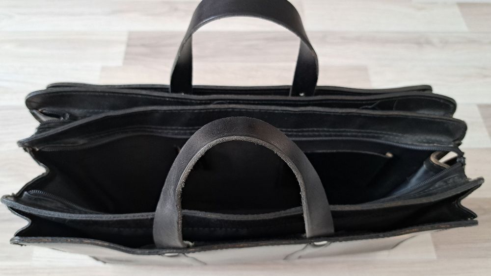 Geanta diplomat barbateasca