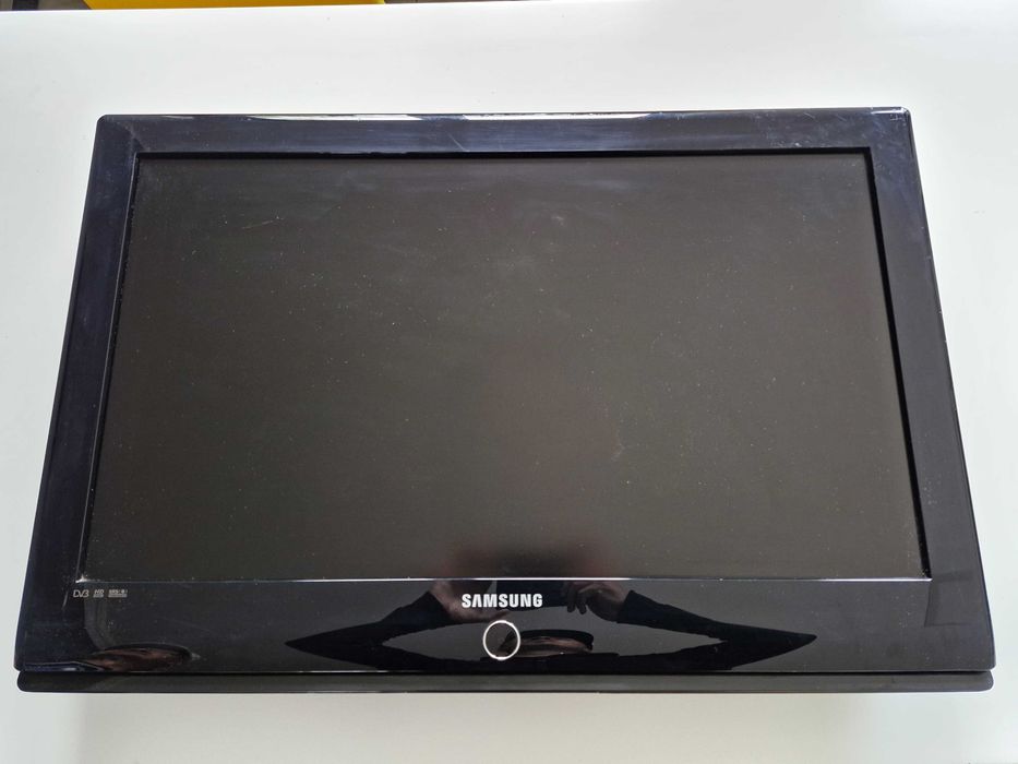 Smart tv SONY diag 50` si LCD Samsung diag 32`