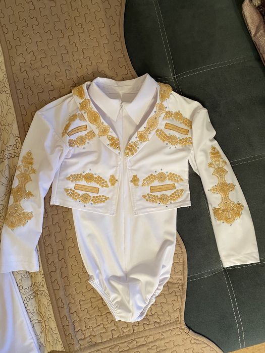 Продам детский костюм фигуриста