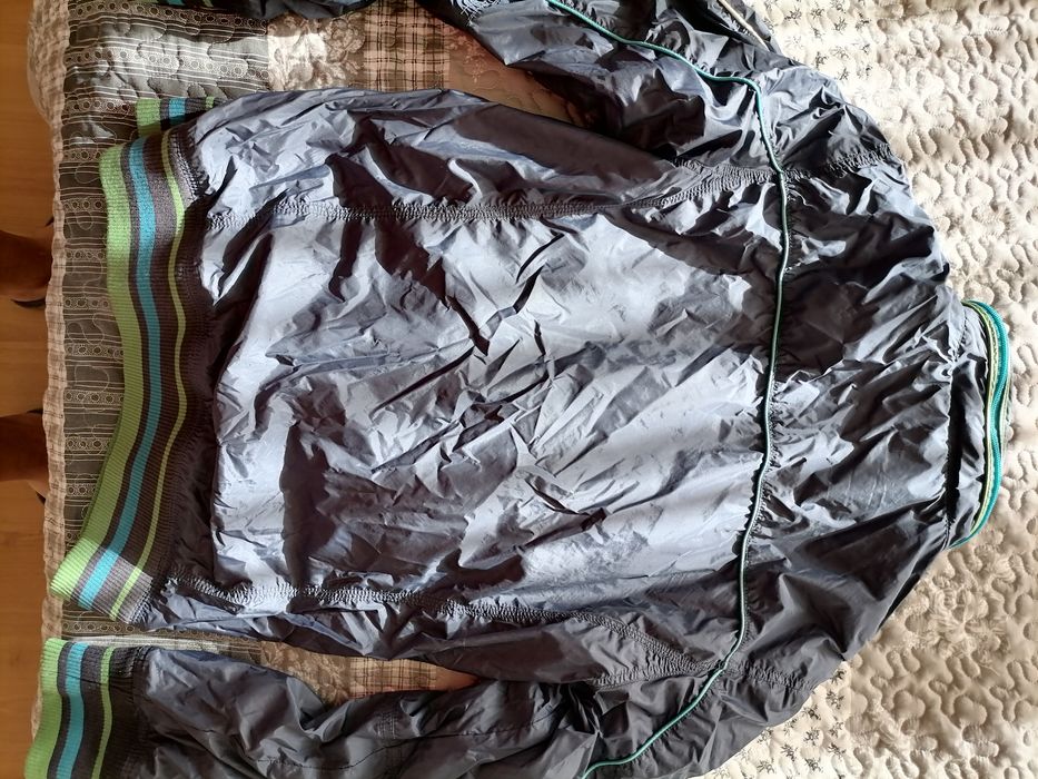 Продавам мъжко яке FIRETRAP