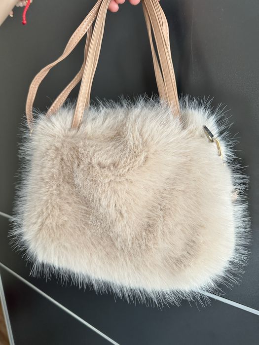 Чанта от изкуствен косъм