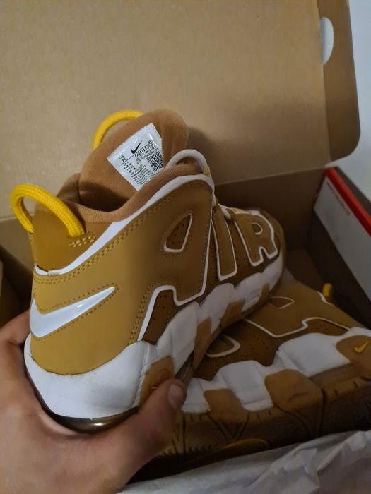 NIKE Uptempo AIR