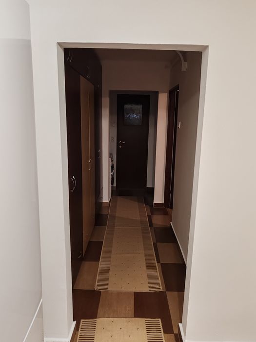 Închiriez apartament 3 camere decomadat