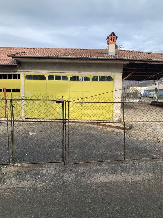 Дава се под наем Гараж / Паркомясто в Ардино - 70 кв.м за 76.5 € - Снимка #1