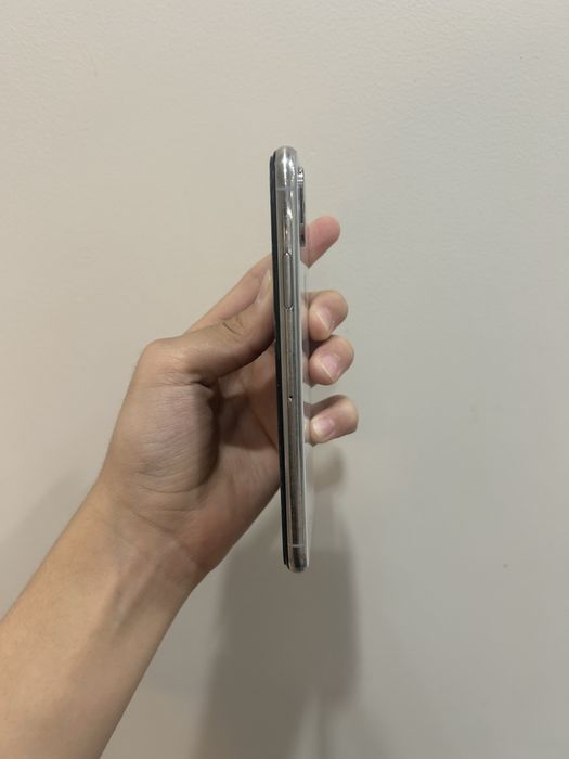 Продаю IPhone XS