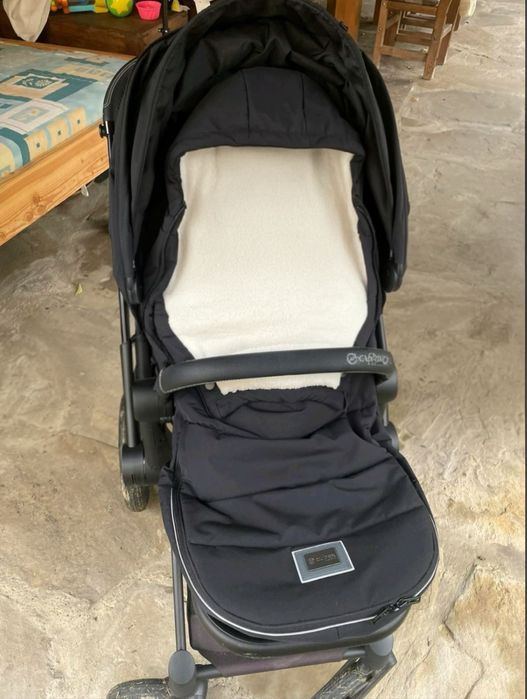 Cybex Priam 4 LEAF GREEN - 2023г. с две тапицерии и зимен чувал