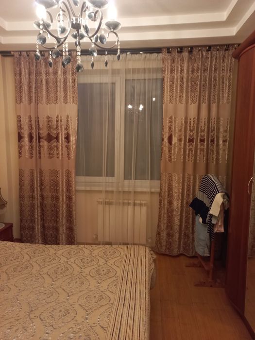 Шторы б/у, в разные комнаты