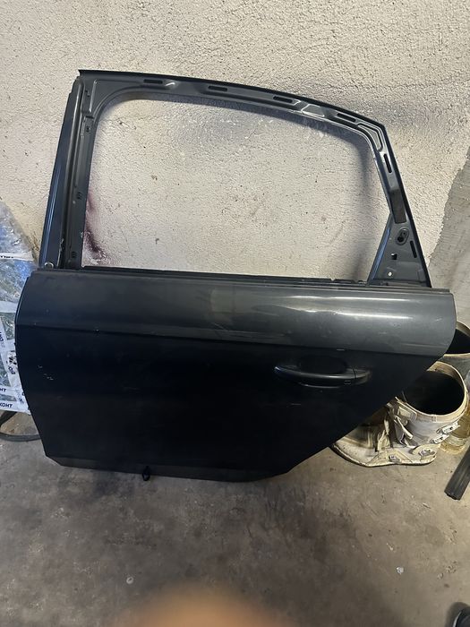 Audi a4 b8 задна лява врата седан