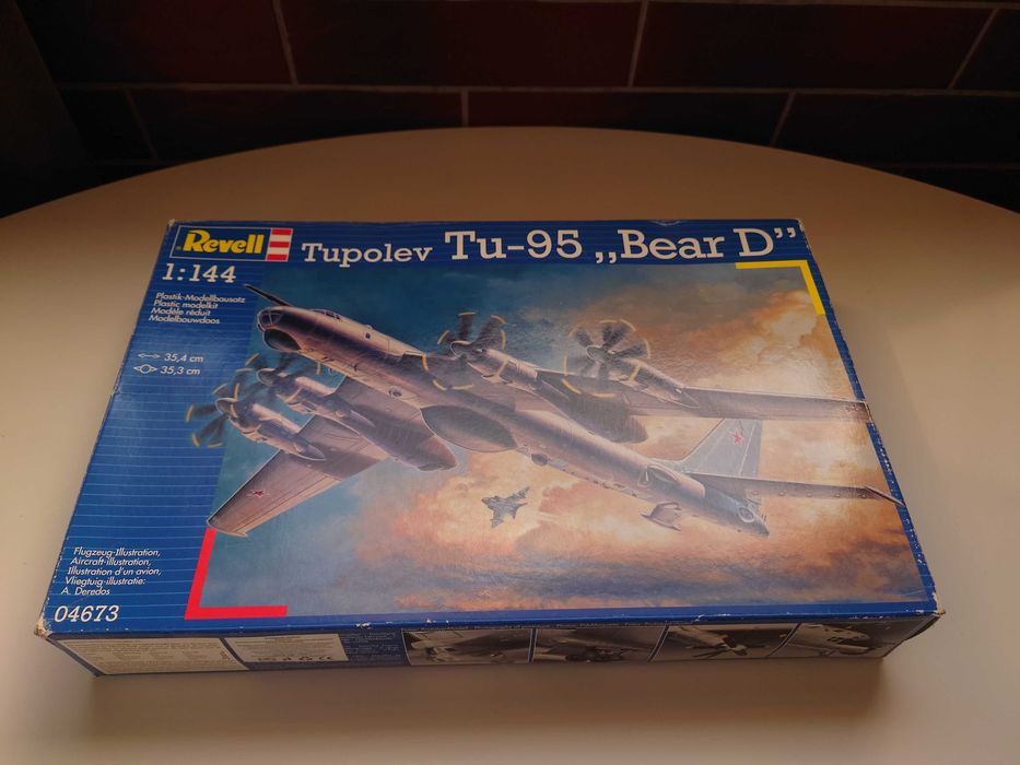 Сглобяем модел самолет Tupolev Tu-95 „Bear D“ - 1:144 Revell (Чисто нов)