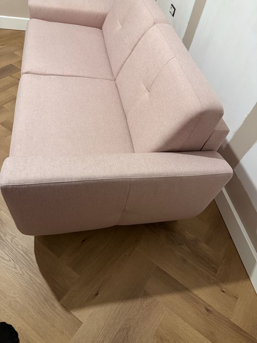 Canapea roz stil scandinav extensibila cu saltea