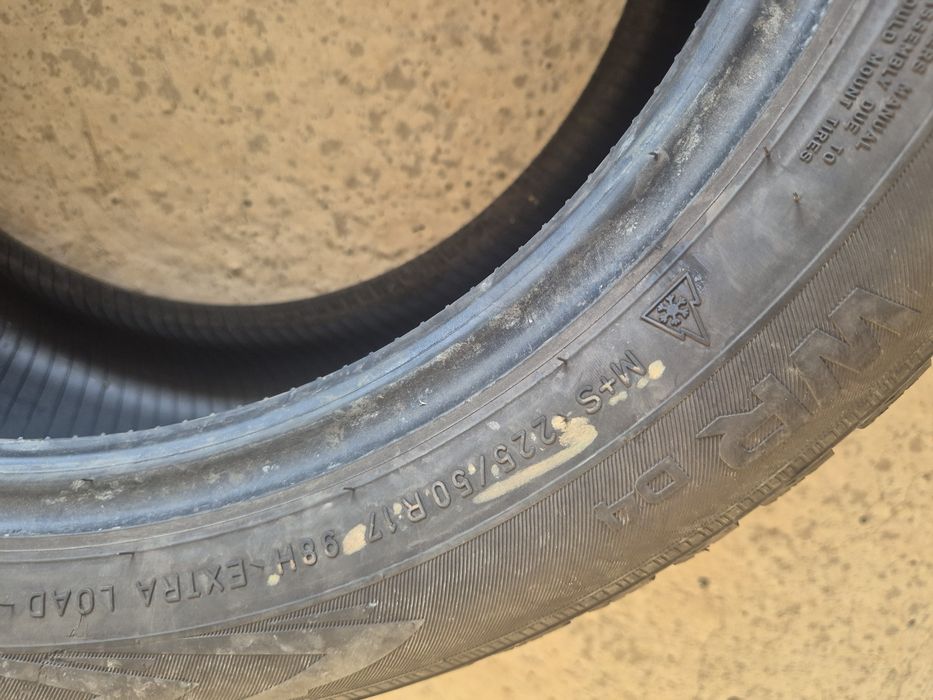 Vând cauciucuri 225/50/17 M+S 2buc imp Germania  //Nokian//