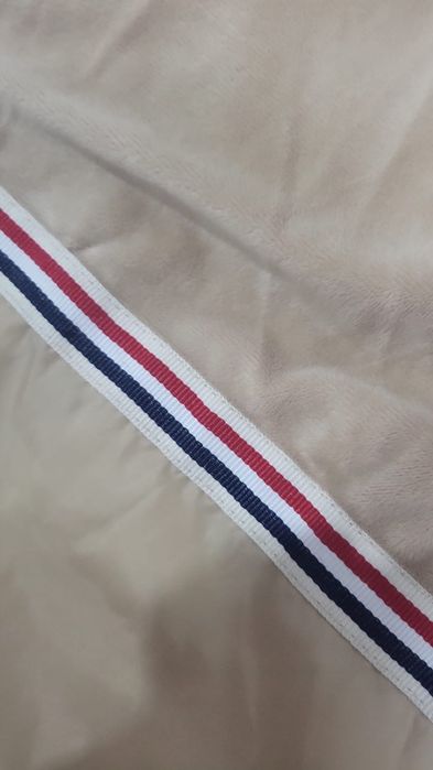 Плашь PRADA на 10-12 лет, девочки