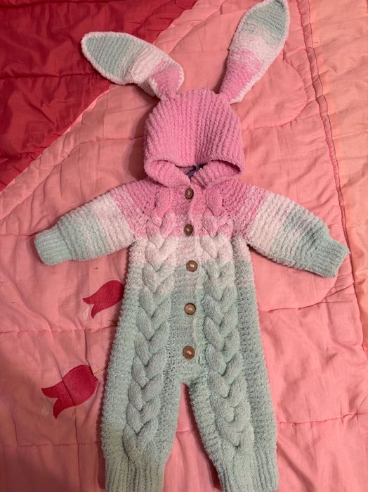 Продам комбинезон для малыша 6 месяцев