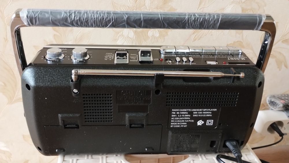 Продам новый магнитофон